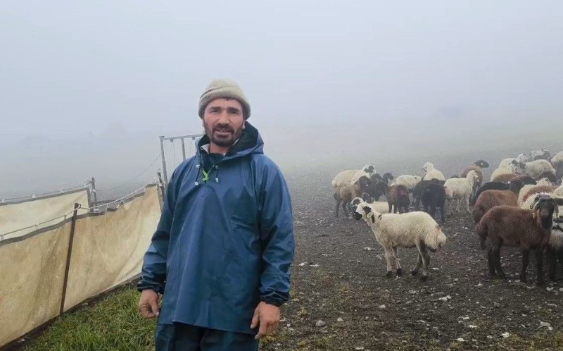 Tunceli'den Erzurum yaylalarına giden yaylacılar karla karşılaştı - Resim: 2