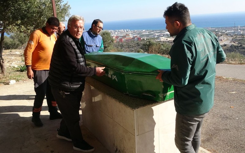 Ünlü bestekar hayatını kaybetti! Cenazesi kimsesizler mezarlığına defnedildi - Resim: 3