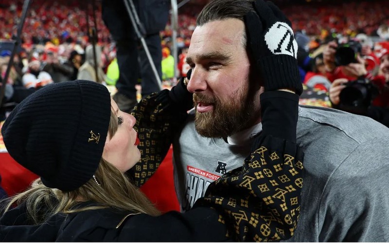 Hollywood yıldızı Hailee Steinfeld ile Amerikan futbolcusu Josh Allen evlendi! İşte düğünden ilk kareler - Resim: 3