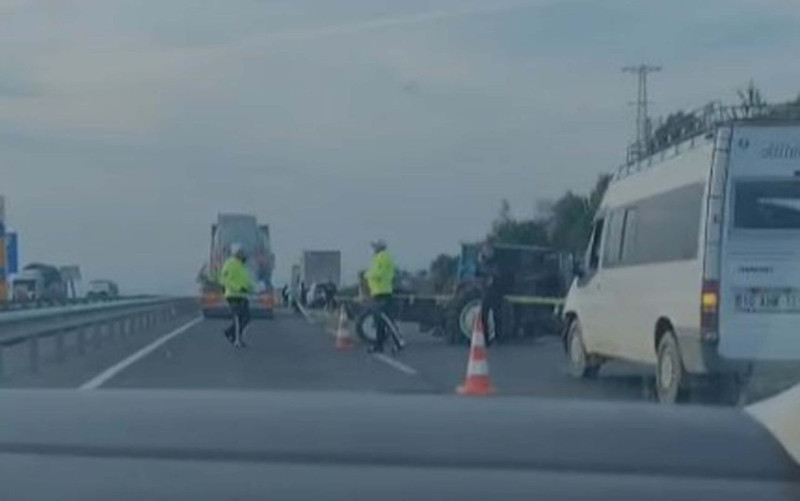 Manisa'da korkunç kaza! 4 araç birbirine girdi: Çok sayıda ölü ve yaralı var - Resim: 1