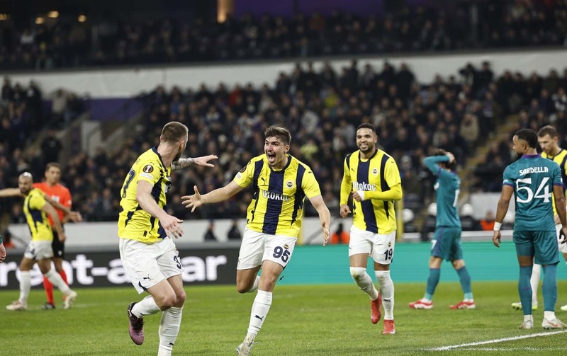 Mourinho’nun yüzünü kara çıkarmadı! Fenerbahçe’nin yıldızı Anderlecht maçının kahramanı oldu! İstatistiklerde zirveyi gördü - Resim: 8