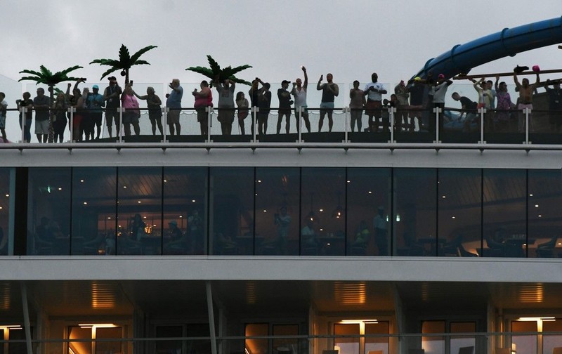 Dünyanın en büyük yolcu gemisi 'Icon of the Seas' ilk yolculuğuna çıkıyor! - Resim: 5