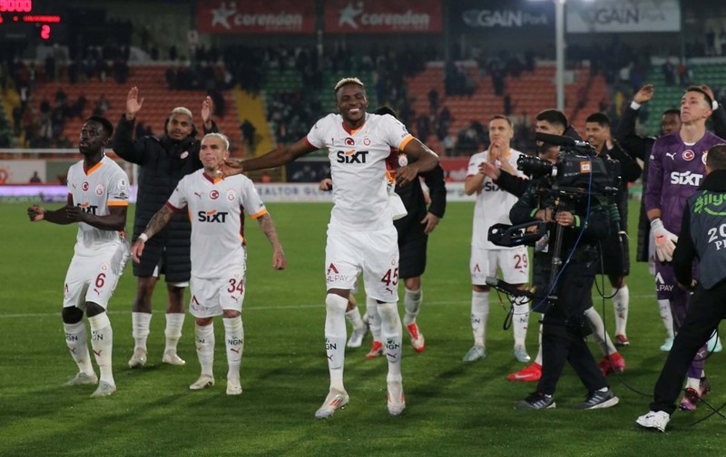 Galatasaray’a transfer müjdesi! Yıldız futbolcu gidiyor! Kasaya 15.5 milyon euro bonservis girecek! - Resim: 1