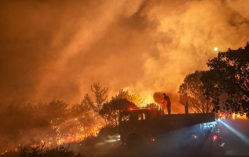 4 ilde yangın kabusu! Meteoroloji'den 11 il için sarı kod! Şiddetli rüzgar yangın riskini artırıyor: 70 kilometre hızla esecek - Resim: 2
