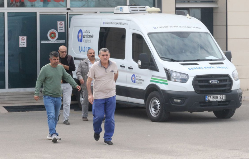 Antalya'da kan donduran olay! Parkta yürüyen kişiyi öldürdü! Cinayet sonrası şoke eden detay - Resim: 1