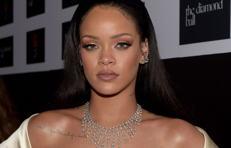Rihanna'nın dünyaca ünlü moda markası battı! Milyon dolarlık kayıp dudak uçuklattı - Resim: 1