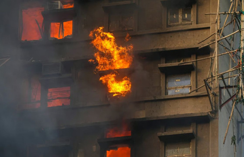 Hong Kong’u sarsan felaket! Wang Fuk Court alevlere teslim! Ölüler ve mahsur kalanlar var - Resim: 2