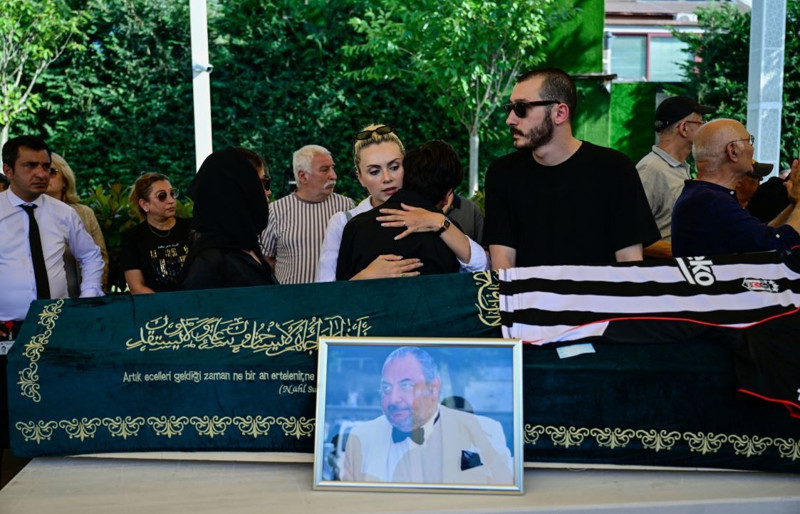 Saba Tümer'den dikkat çeken Reha Muhtar çıkışı: "Onun sayesinde şöhret oldular ama kimse yok" - Resim: 3