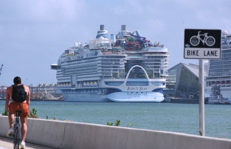 Dünyanın en büyük yolcu gemisi 'Icon of the Seas' ilk yolculuğuna çıkıyor! - Resim: 2