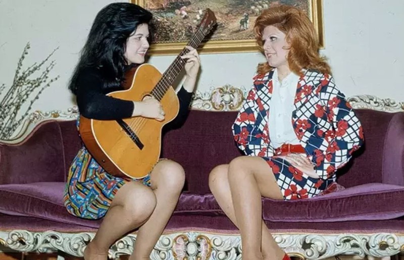 Eski eşi ve kardeşinin ihanetiyle yıkılmıştı! Gülden Karaböcek'in kızından Neşe Karaböcek açıklaması! - Resim: 1