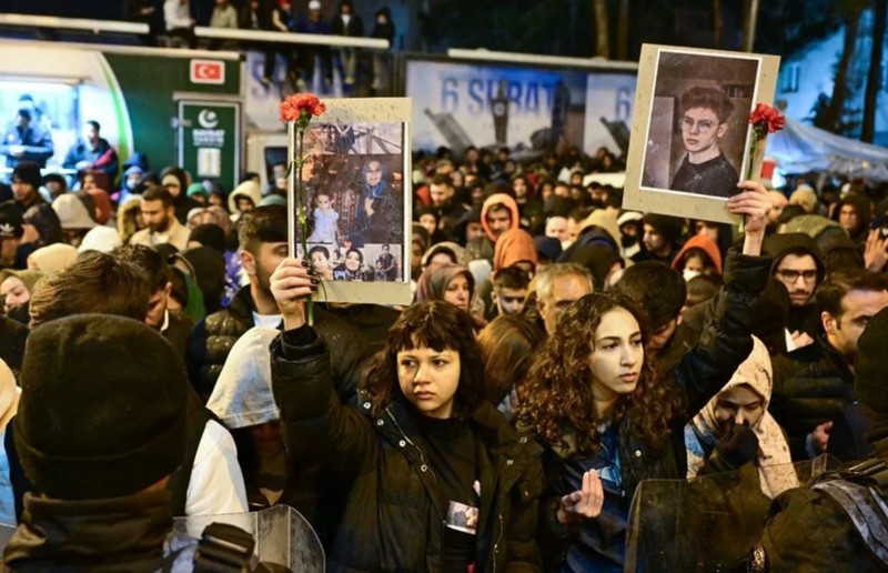 Büyük felaketin hüzünlü yıl dönümü: Hayatını kaybedenler için birçok şehirde anma törenleri gerçekleştirildi! - Resim: 12