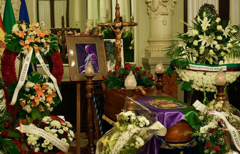 Bir ay önce kalp ameliyatı geçirmişti! Ünlü şarkıcı hayatını kaybetti - Resim: 4