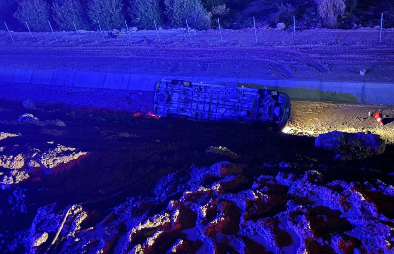 Mersin'de can pazarı! İşçi servisi uçuruma yuvarlandı: Çok sayıda yaralı var - Resim: 3