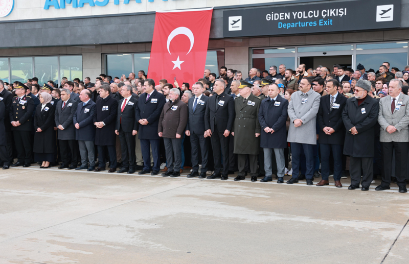 Şehit astsubayın eşinden oğluna: "Başını dik tut, senin baban kahraman" - Resim: 1