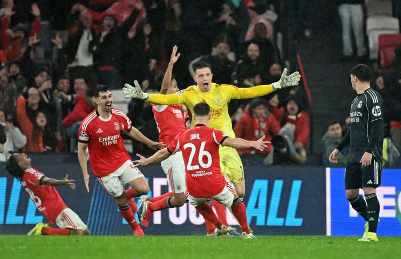 Şampiyonlar Ligi’nde tarihe geçen maç! Real Madrid’i Benfica kalecisi Trubin’in golü yıktı! Mourinho sevinçten çılgına döndü - Resim: 5
