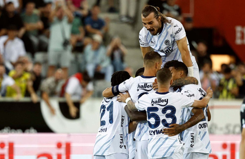 Taraftarın sevgilisi gemileri yaktı! Yıldız futbolcu Fenerbahçe’den gitmek istiyor! Transfer çalışmaları hemen başladı - Resim: 3