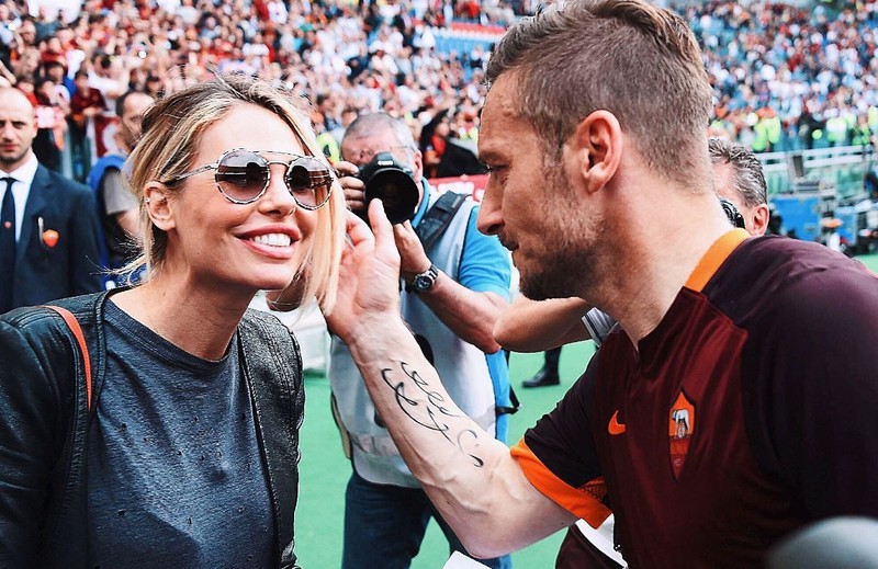 Yüzsüzlüğün bu kadarı! Totti'yi aldatan Ilary Blasi'nin o isteği yok artık dedirtti! - Resim: 3