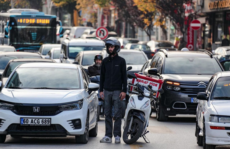 Saat 09.05'te tüm Türkiye'de hayat durdu - Resim: 16