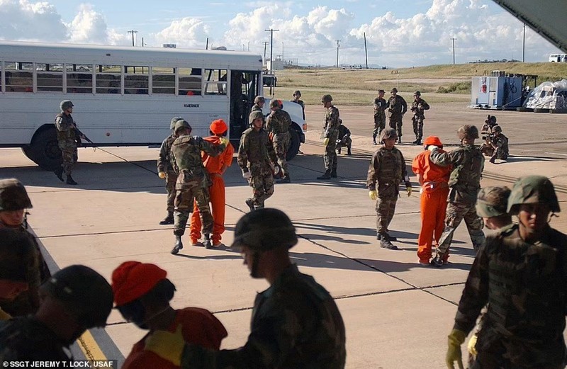 Dünyanın en kötü hapishanesi Guantanamo'nun ilk kez yayınlanan fotoğrafları - Resim: 1