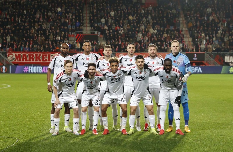 Serdal Adalı’ya çağrı yaptı! 5 milyon euroluk yıldız Beşiktaş’a transfer olmak istiyor! “Oynamaktan çok mutlu olurum” - Resim: 1