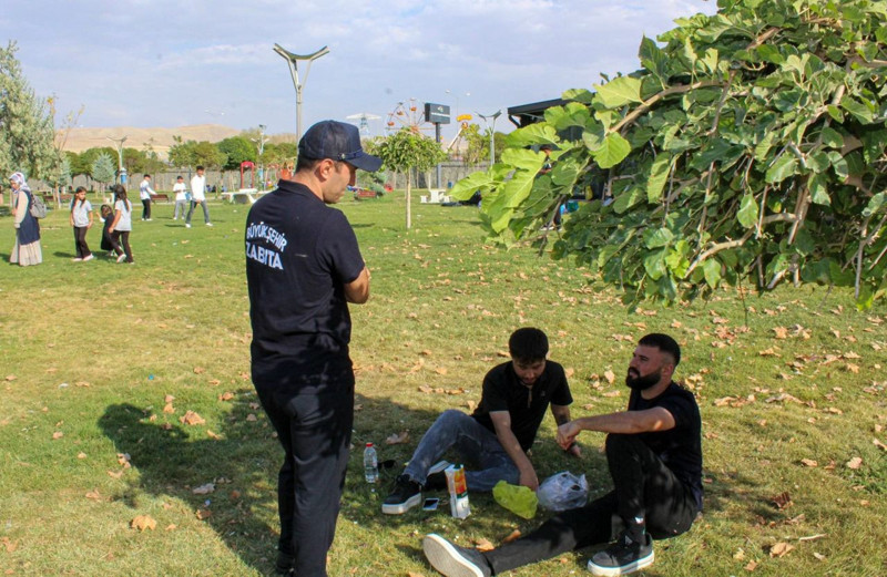 Van Büyükşehir Belediyesi piknik alanları ve parklarda çöp denetimlerini sıkılaştırdı - Resim: 3