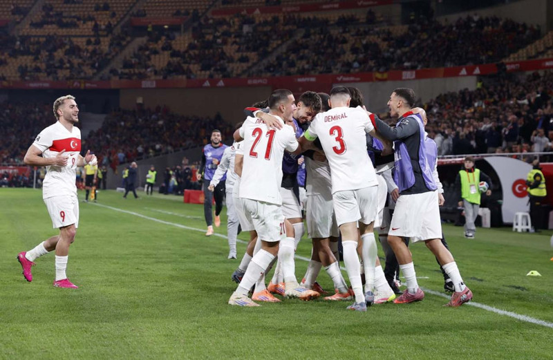 A Milli Takım İspanya'dan puanla döndü! İşte play-off turundaki muhtemel rakiplerimiz - Resim: 1