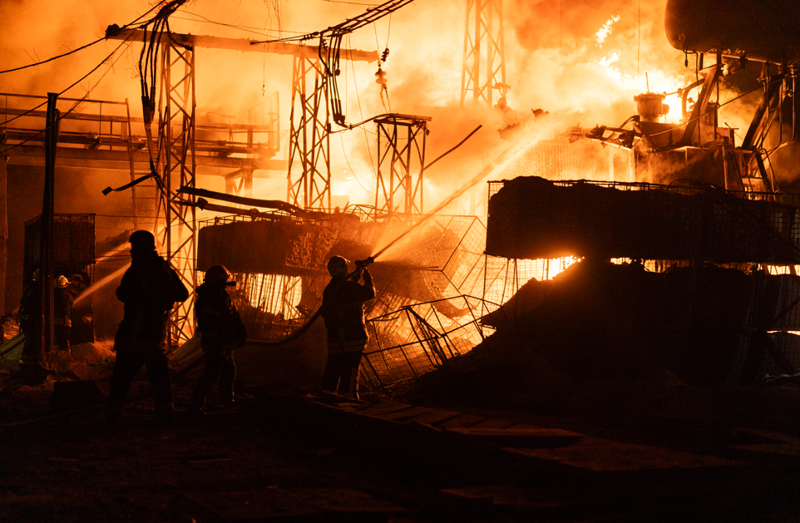 Rusya, Harkiv'e dron saldırısı düzenledi: Şehir karanlığa gömüldü - Resim: 2