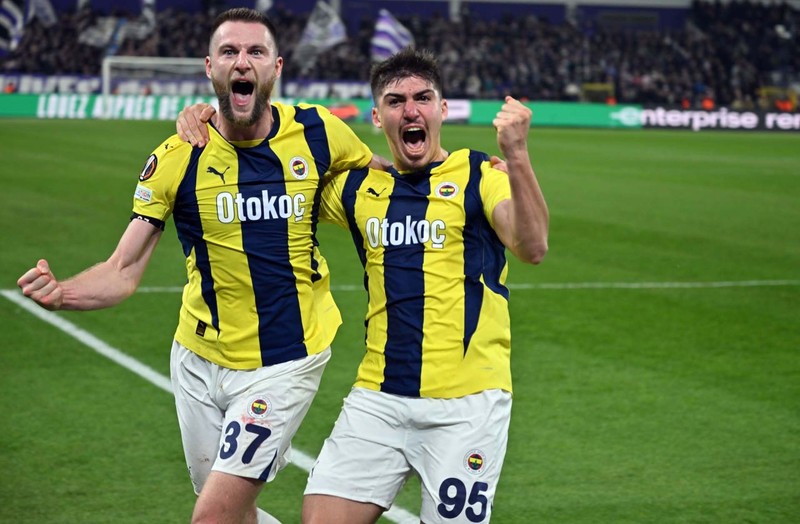 Mourinho’nun yüzünü kara çıkarmadı! Fenerbahçe’nin yıldızı Anderlecht maçının kahramanı oldu! İstatistiklerde zirveyi gördü - Resim: 7