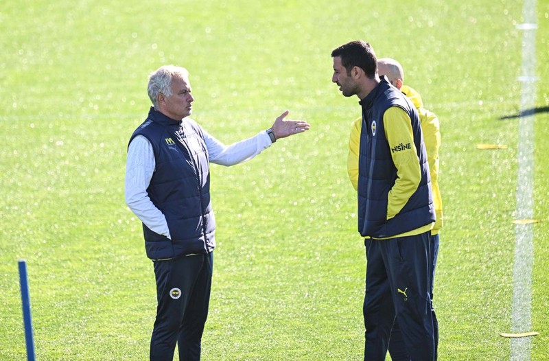Fenerbahçe’de Jose Mourinho dönemi bitiyor! Yeni takımıyla ön anlaşma sağladı! Ali Koç ile ayrılık için masaya oturacak - Resim: 1