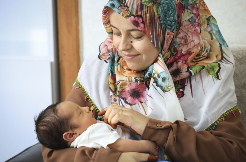 Türkiye’de bir ilk! 6 milyonda bir görülüyor! İspanya'dan getirildi! Anne ve bebek hayata tutundu! - Resim: 5