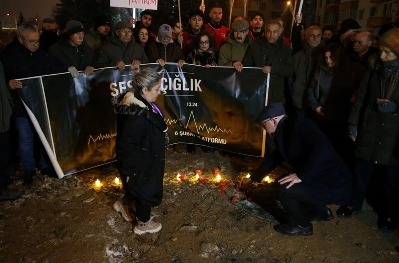 Büyük felaketin hüzünlü yıl dönümü: Hayatını kaybedenler için birçok şehirde anma törenleri gerçekleştirildi! - Resim: 14