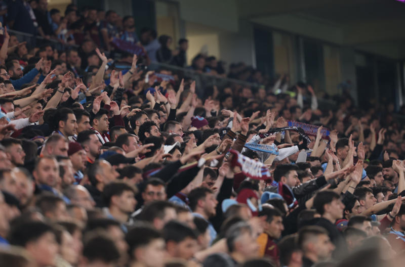 PFDK’dan Trabzonspor’a ağır tribün cezası! - Resim: 5