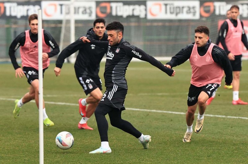 Solskjaer 2.3 milyon euroluk yıldızdan ümidini kesti! Serdal Adalı’ya hak verdi! “Cayır cayır göndermek için uğraşıyorlar” - Resim: 4