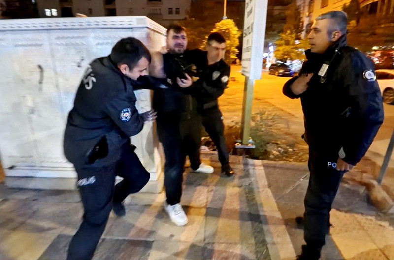 Şehri birbirine kattı! Polislerden istediği şey pes dedirtti - Resim: 4