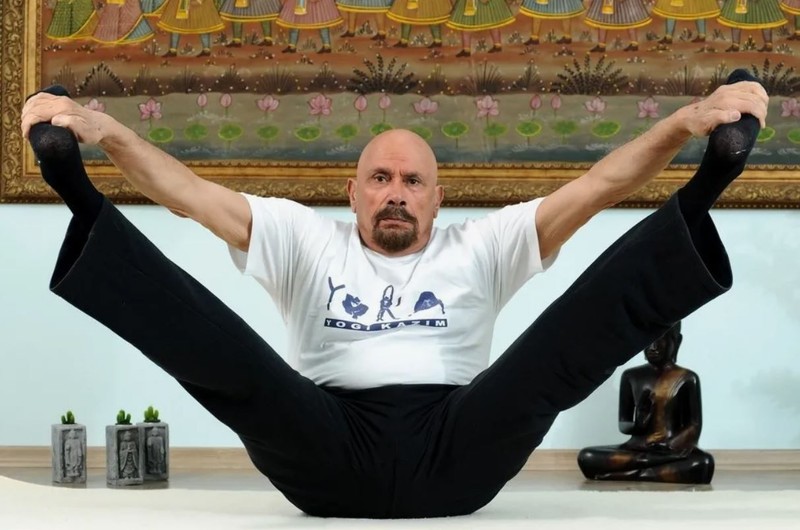 Ünlü isimlerin yogacısı olarak tanınıyordu! 105 yaşında hayatını kaybetti - Resim: 1