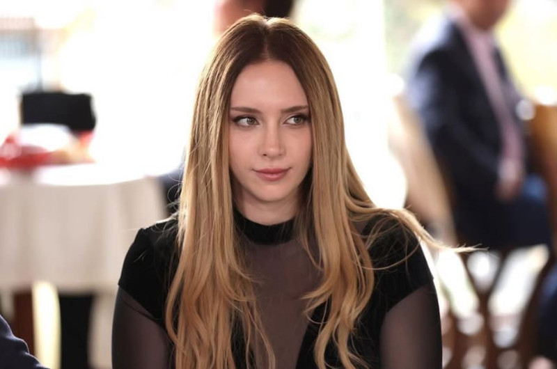 Ünlü oyuncu Hayal Köseoğlu'nun acı günü! Sosyal medya hesabından duyurdu - Resim: 1