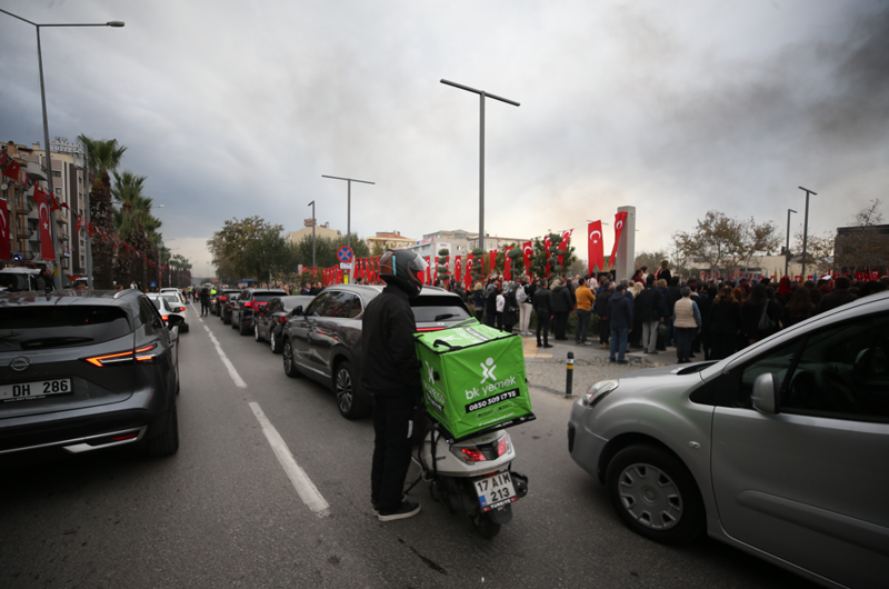 Saat 09.05'te tüm Türkiye'de hayat durdu - Resim: 14