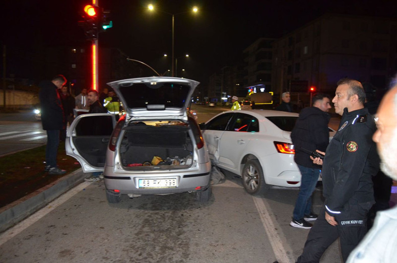 Dur ihtarına uymadı! Öyle birine çarptı ki... Kaçacak yeri kalmadı - Resim: 3