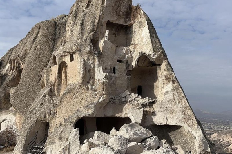 Nevşehir'den Türkiye'yi kahreden haber...Milyonlarca yıldan bu yana yerinde duruyordu. 10 saniye içerisinde çöktü - Resim: 2