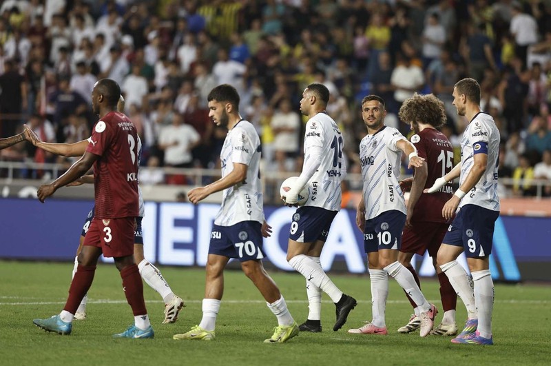 Fenerbahçe’de transferin patronu belli oldu! Acun Ilıcalı 2 isimle ipleri eline aldı! Ali Koç en güvendiği ismi kenara itti - Resim: 1