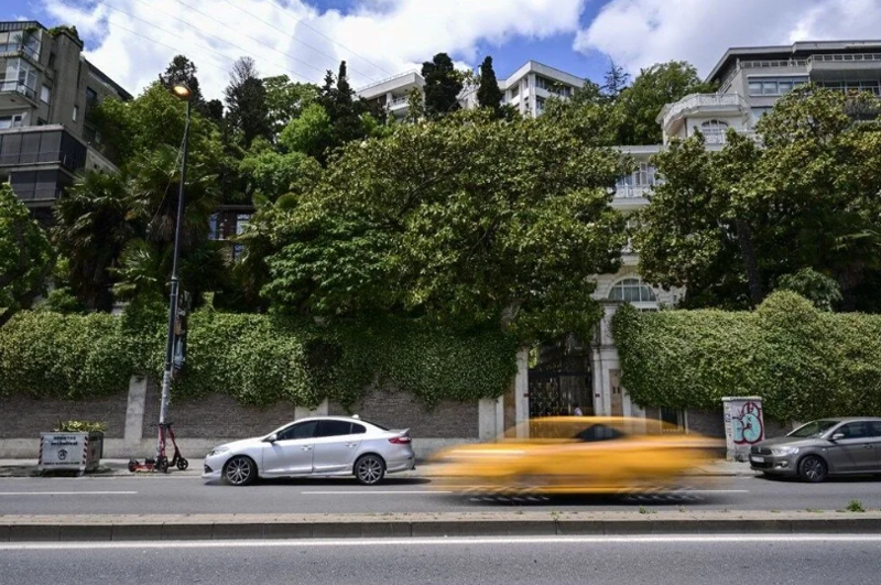 Bebek'teki tarihi köşk yeniden satışta: Daha önce satılamayan köşk için 140 milyon indirim yapıldı! - Resim: 1