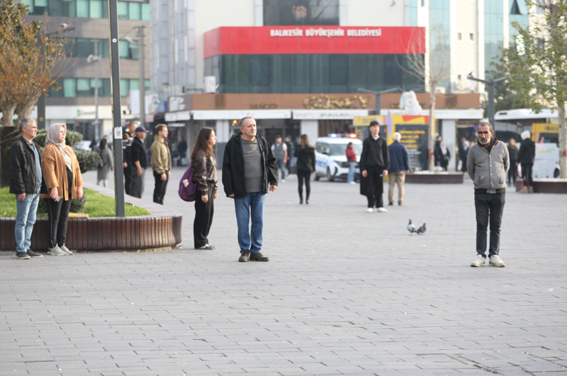 Saat 09.05'te tüm Türkiye'de hayat durdu - Resim: 11