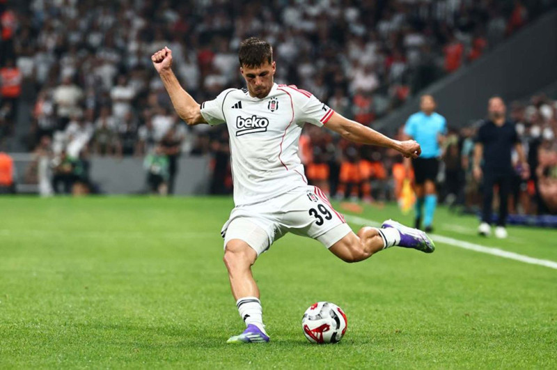 Beşiktaş’ta 8 milyon euroluk karar! Sergen Yalçın yıldız futbolcuyu gözden çıkardı! “Kendine kulüp bul” - Resim: 12