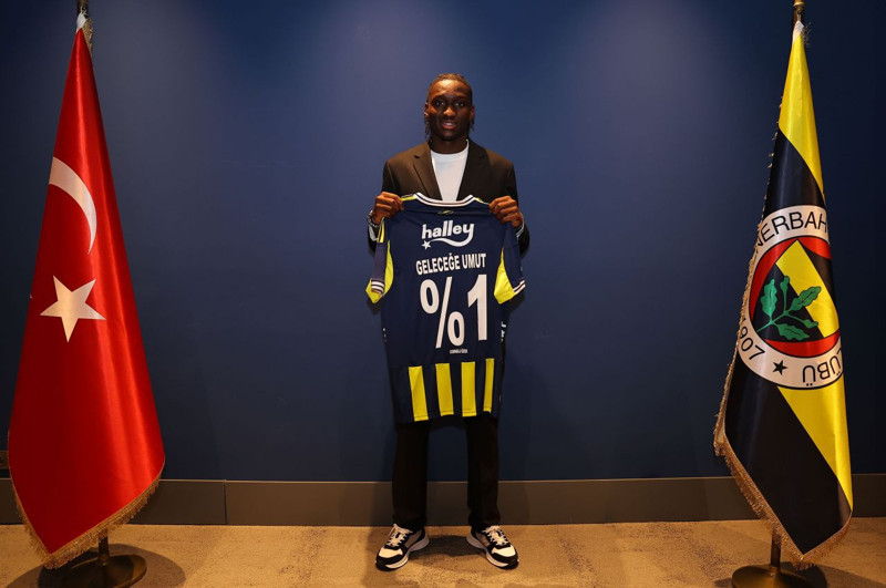 Fenerbahçe'de Aykut Kocaman'dan büyük sürpriz! O futbolcu kadroda kalabilir - Resim: 5