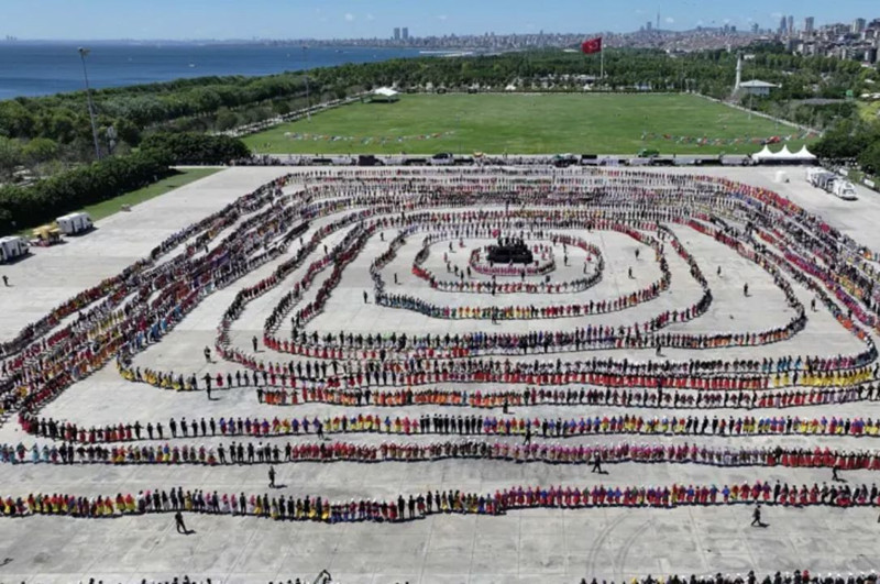 Yunanistan gözünü 'horona' dikmişti! 5 bin kişi bir rekora imza atarak yanıt verdi: Horon bizumdur - Resim: 2