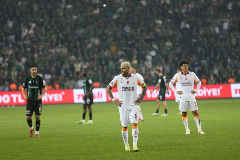 Galatasaray, Kocaeli’de takıldı! Maç sonu dünyaca ünlü yıldıza büyük tepki - Resim: 1