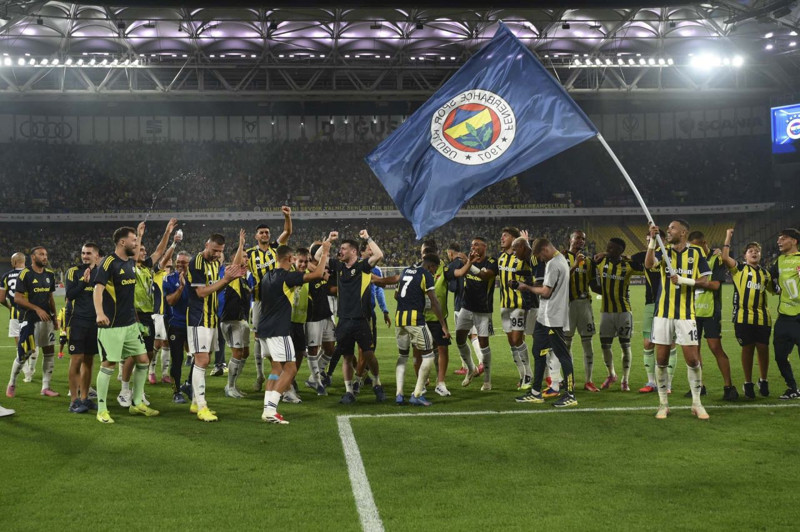 Transferin gözdesi olmuştu! Fenerbahçe’den yıldız futbolcunun gidişine izin yok! "Satışı söz konusu değil!" - Resim: 5