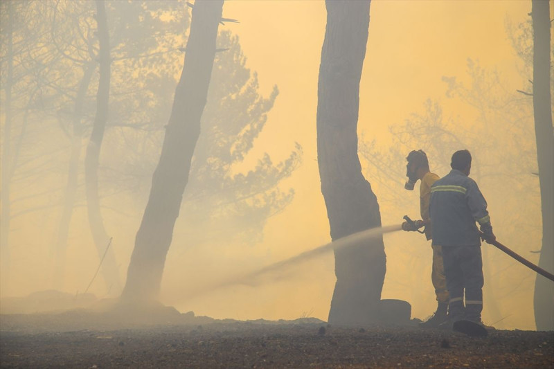 Hatay'daki yangın yürekleri de yaktı... Vatandaşlar bölgeden böyle kaçıyor - Resim: 6