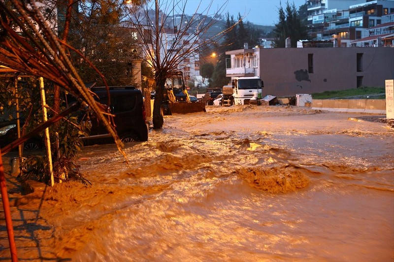 İzmir kabusu yaşıyor!.. Valilik acı haberi verdi! - Resim: 3