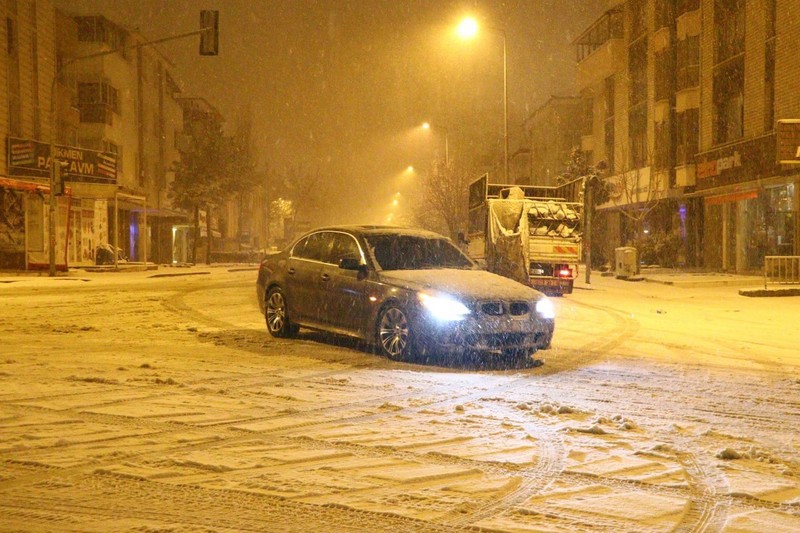 Ankara beyaza büründü - Resim: 1